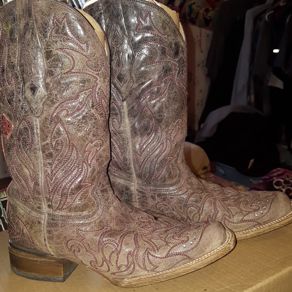 Corral Vintage Cross & Crystal Boots